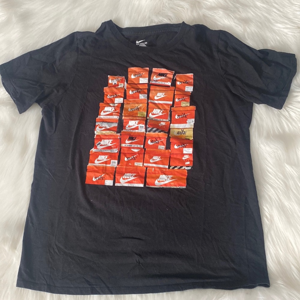 Nike Graphic Tee